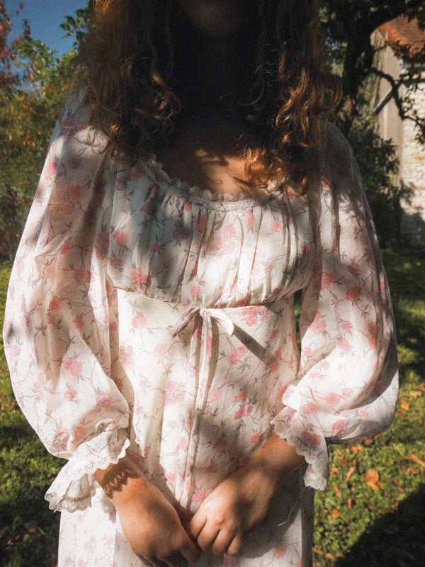 PERFUMERY - 1970s Vintage Kati At Laura Phillips Soft Floral Prairie Dress - Size M