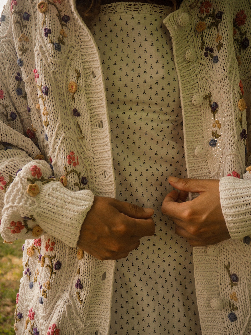 SWEET PEAS FARANDOLE - 1990s Vintage floral Embroiedered Cardigan - Size M/L
