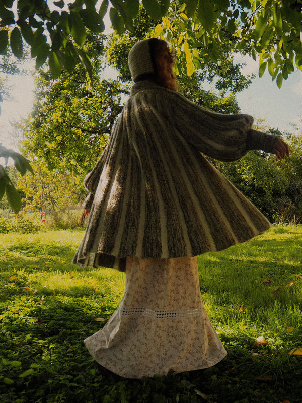 BUTTERSCOTCH -1970s Vintage Mary Farrin Style Ochre and Ivory Coatigan - Free Size