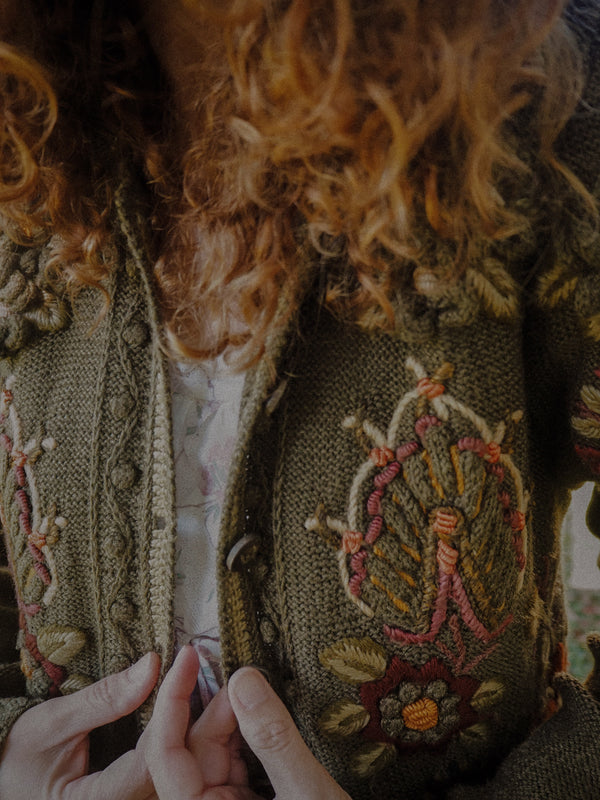 CINNAMON - 1990s Vintage Wolkenstricker Olive Green Cardigan - Size S/M