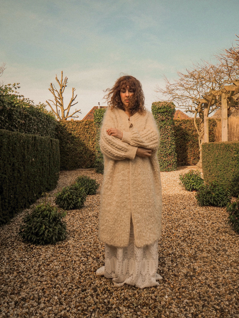 DAY TO DAY - 1970s Vintage Wool Fluffy Cable Knit Cardigan / Coatigan- Size M/L