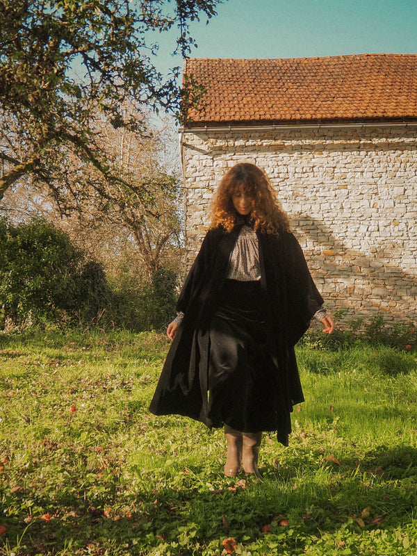 ELEGANCE - 1980s Vintage Laura Ashley Black Velvet A-line Midi Skirt - Size S/M