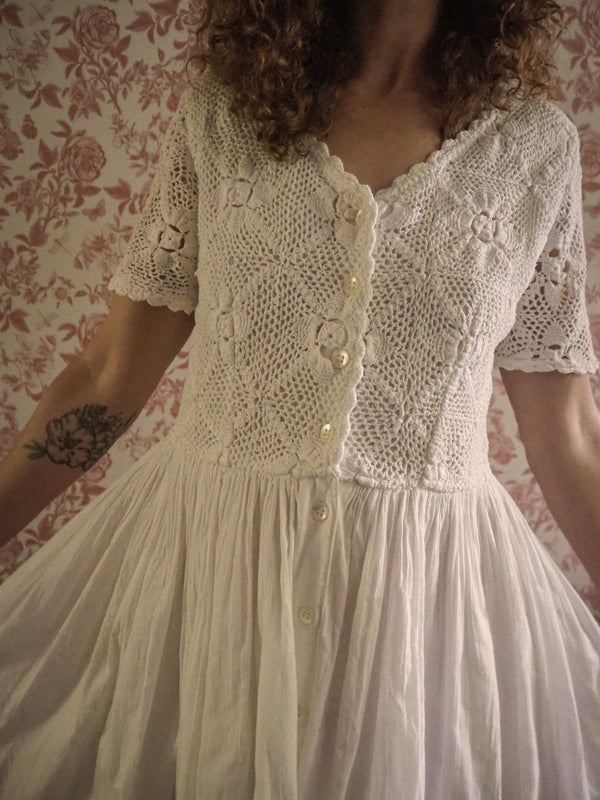 FLAWLESS - 1980s Vintage René Derhy Crisp White Cotton Dress - Size S/M