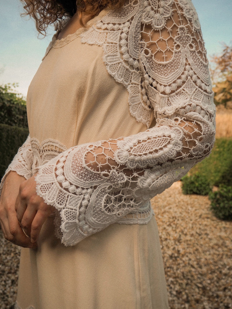 PEARL - 1970s Vintage Ivory Lace Prairie Dress - Size M/L