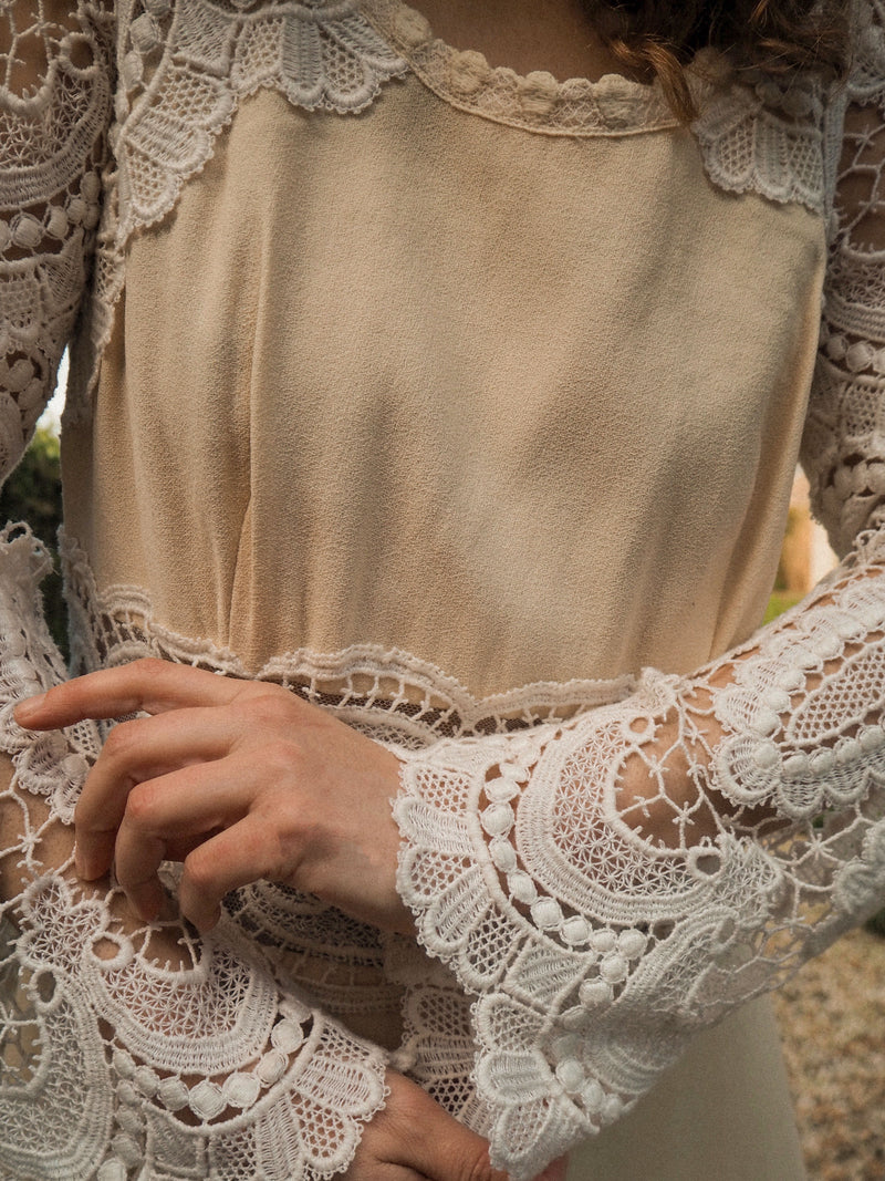 PEARL - 1970s Vintage Ivory Lace Prairie Dress - Size M/L