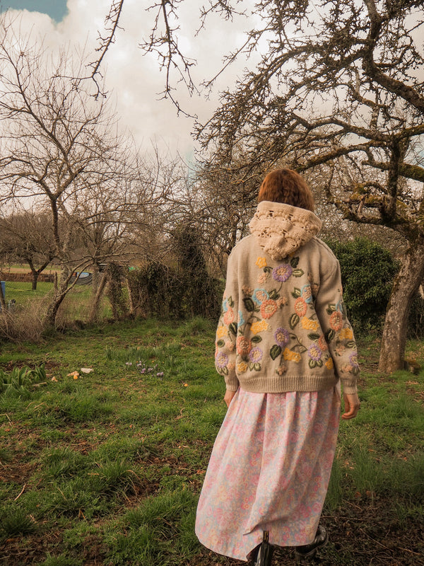 PRIMAVERA - 1980s Vintage Floral Embroidered Wool Cardigan - Size M/L