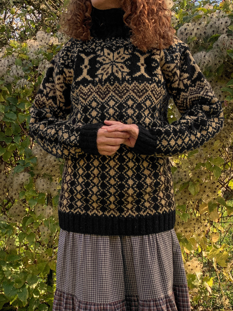 SNOWFLAKES -  1980s Vintage Ralph Lauren Fair Isle Black and Cream Jumper - Size S/M