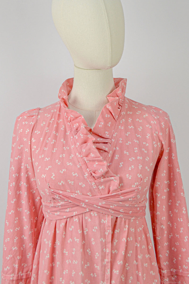THE POESIE - 1970s Vintage Laura Ashley Coral Robe - Size XS/S