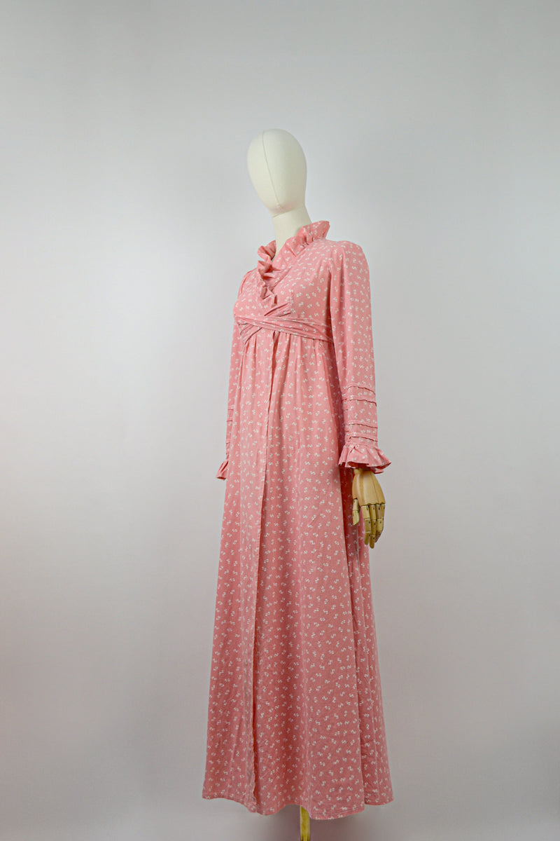 THE POESIE - 1970s Vintage Laura Ashley Coral Robe - Size XS/S