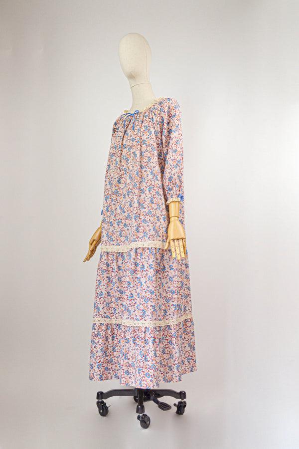 WISHES AND DREAMS - 1970s Vintage Floral Dress - Size S/M