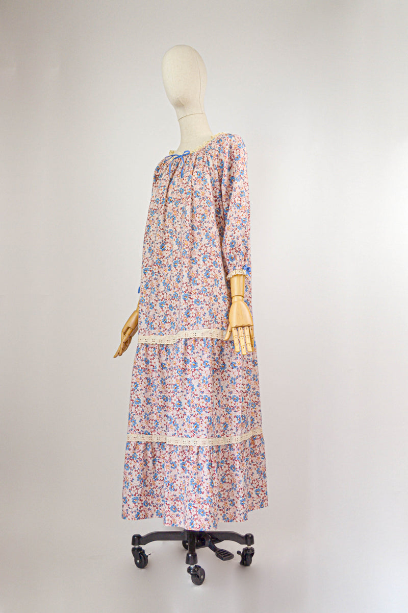WISHES AND DREAMS - 1970s Vintage Floral Dress - Size S/M