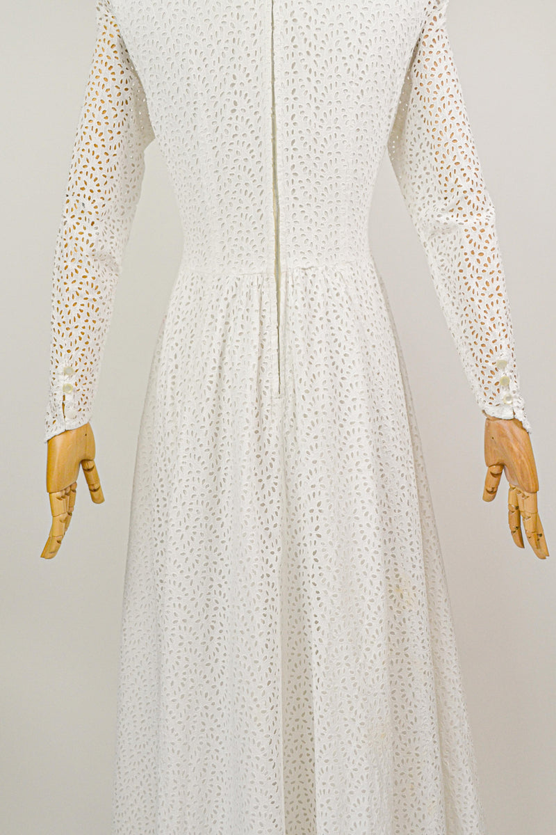 CELEBRATION - 1940s Vintage All-over Cut Out Wedding dress - Size M/L