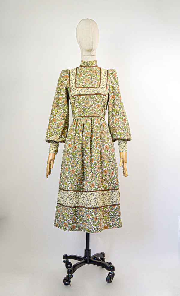 FLEUR D’AUTOMNE - 1970s Vintage Patchwork Floral Dress Size XS/S