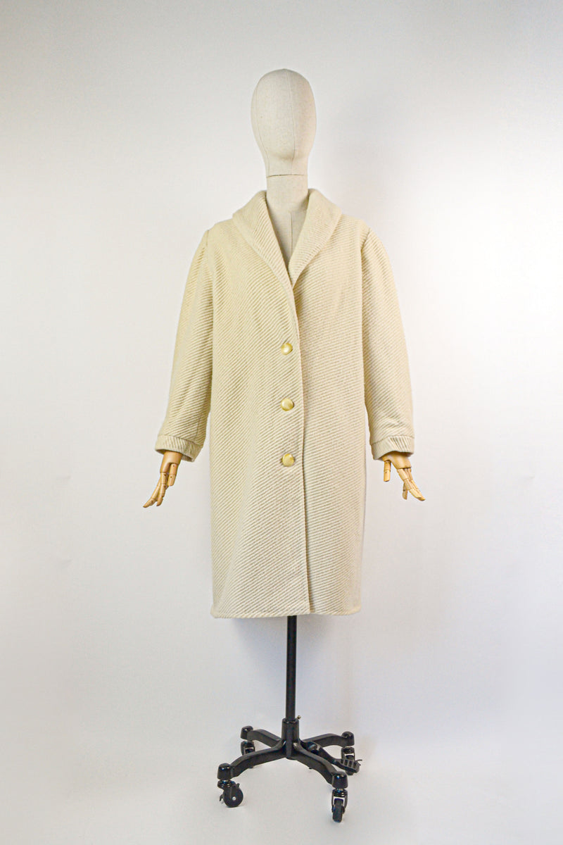 ON A FOGGY MORNING - 1980s Vintage Cream Wool Coat - Size M
