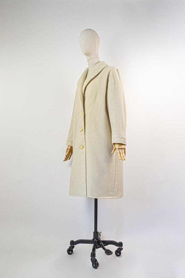 ON A FOGGY MORNING - 1980s Vintage Cream Wool Coat - Size M