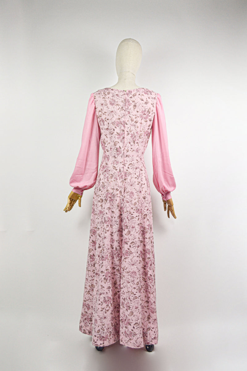 PINK DAISIES - 1970s Vintage Pink Floral Prairie Dress. - Size S/M