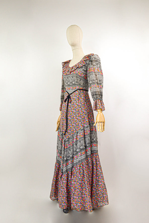 HARVEST MAGIC - 1970s Vintage Kati at Laura Phillips Dark Floral Prairie Dress - Size S/M